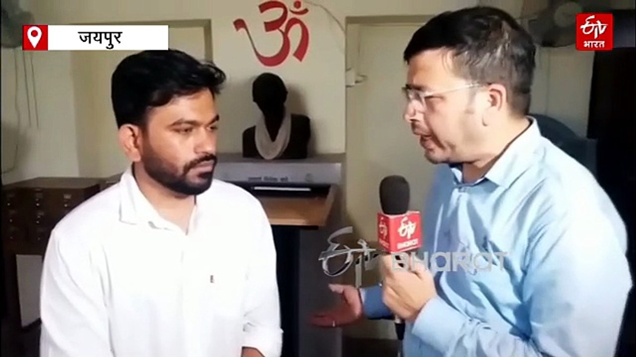 कॉकरोच जनता पार्टी संस्थापक अभिजीत दीपके बोले - युवा सभी पार्टियों से नाराज, देश की राजनीति को बदलना पड़ेगा