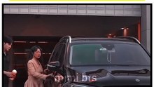 شوفو كيف يهتم لها ويحميها لانها لاترى 😭⁄ مسلسلات كورية #shorts (1920p_30fps_H264-128kbit_AAC)