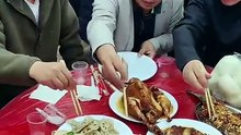 He Saw a Hungry Man… What He Did Next Will Melt Your Heart ❤️”