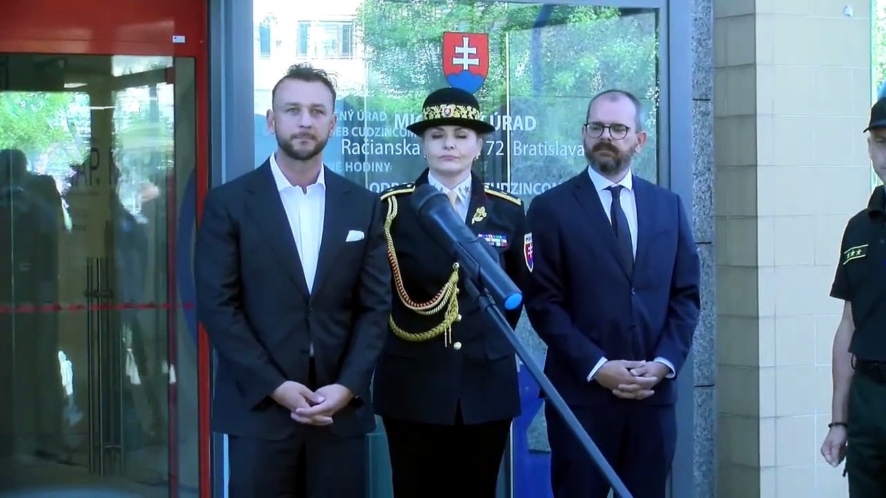 ZÁZNAM: Bratislava: Na Račianskej ulici oficiálne otvorili oddelenie cudzineckej polície