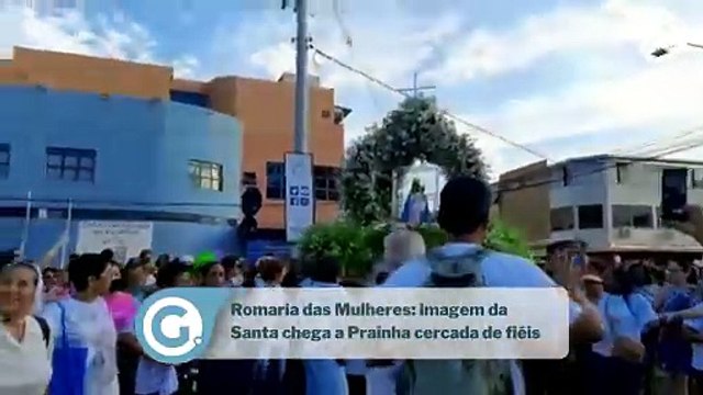 Romaria das Mulheres: imagem da Santa chega à Prainha cercada de fiéis