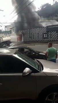 Fogo atinge oficina de scooters elétricas em Vitória