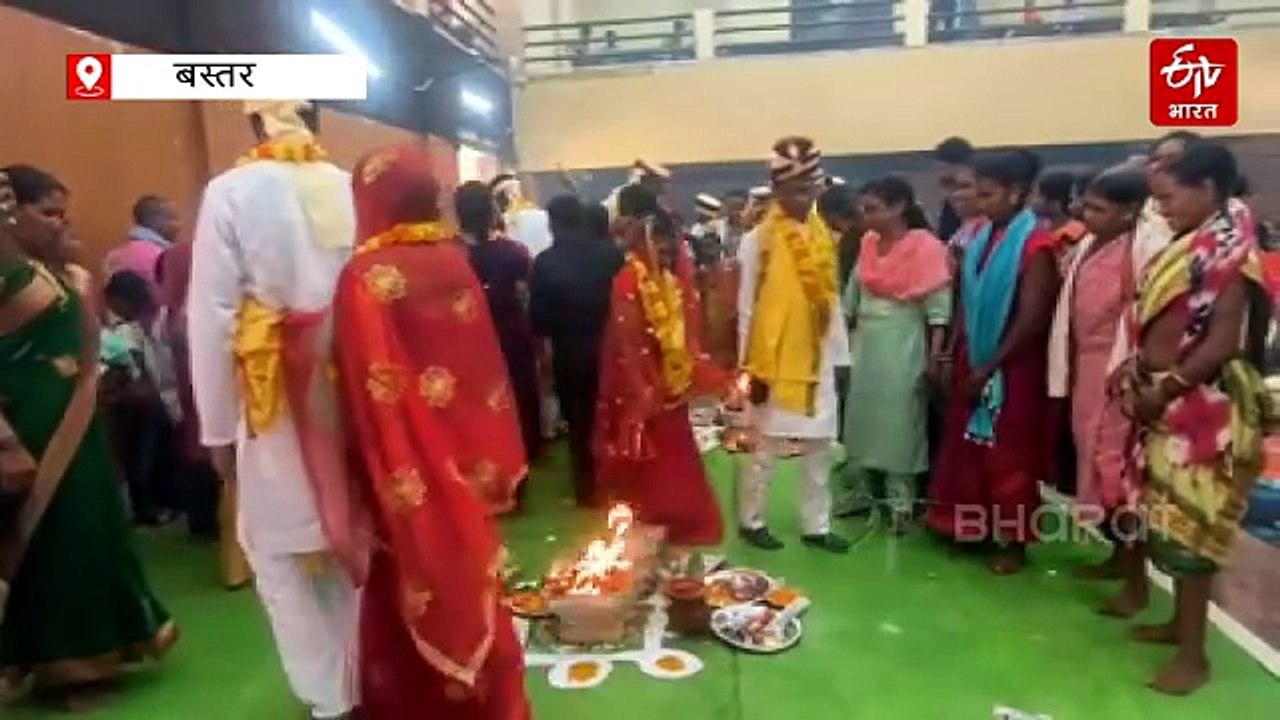 जगदलपुर में मुख्यमंत्री कन्या विवाह योजना के तहत 17 जोड़ों का विवाह, 2 पुनर्वासित नक्सली जोड़ों ने भी लिए फेरे