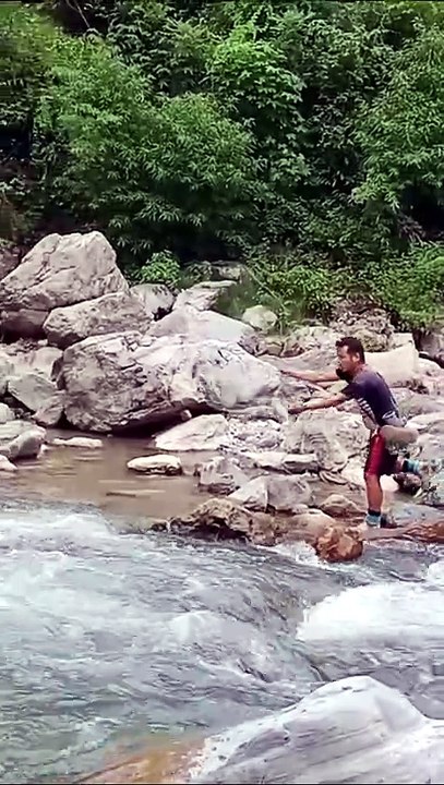 cast net fishing in Nepal |