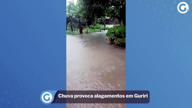 Chuva provoca alagamentos em Guriri