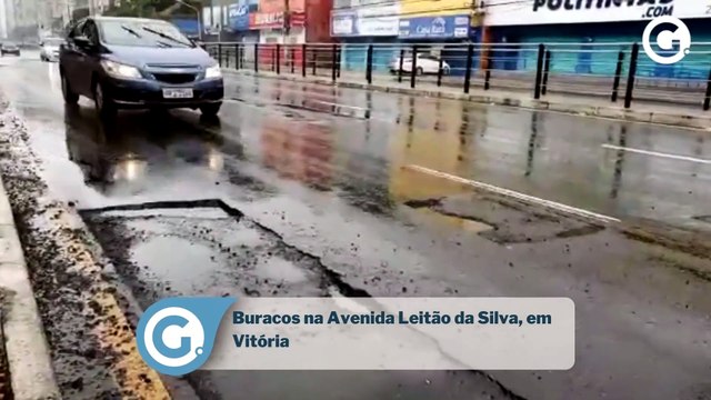 Buracos na Avenida Leitão da Silva, em Vitória