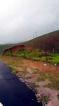 Acidente com caminhão deixa duas pessoas feridas em Guaçuí