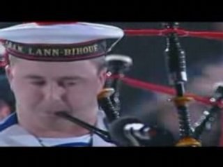 Bagad de lann-bihoue - interceltique 2003