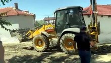 Sel dehşeti kamerada! Evin içi suyla doldu, ölümden döndü