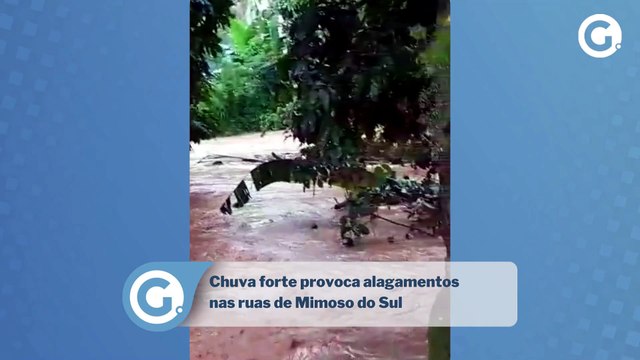 Chuva forte provoca alagamentos nas ruas de Mimoso do Sul