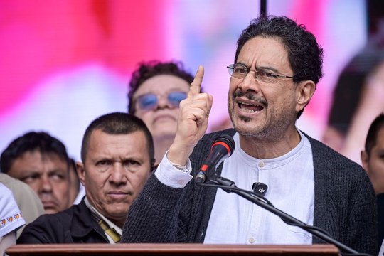 No debemos tener miedo, vamos a triunfar”: así se vivió el cierre de campaña de Iván Cepeda