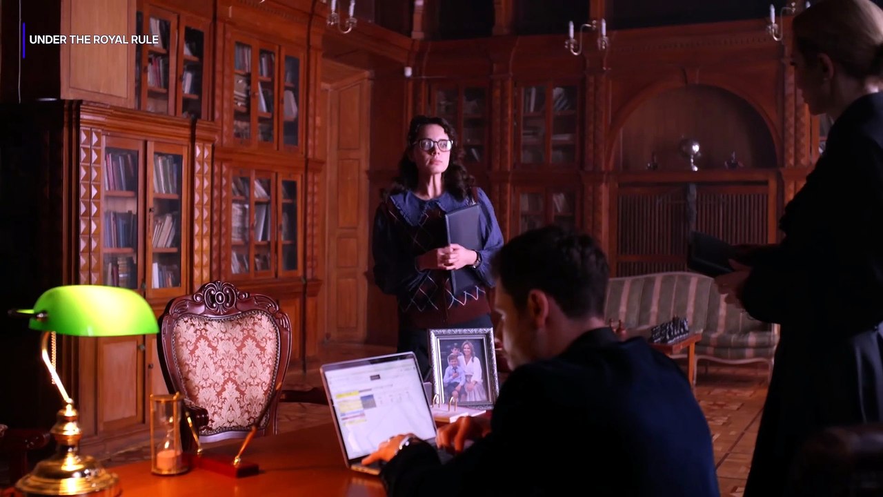 She Exposed the Fake Royal Heir! Under the Roya...