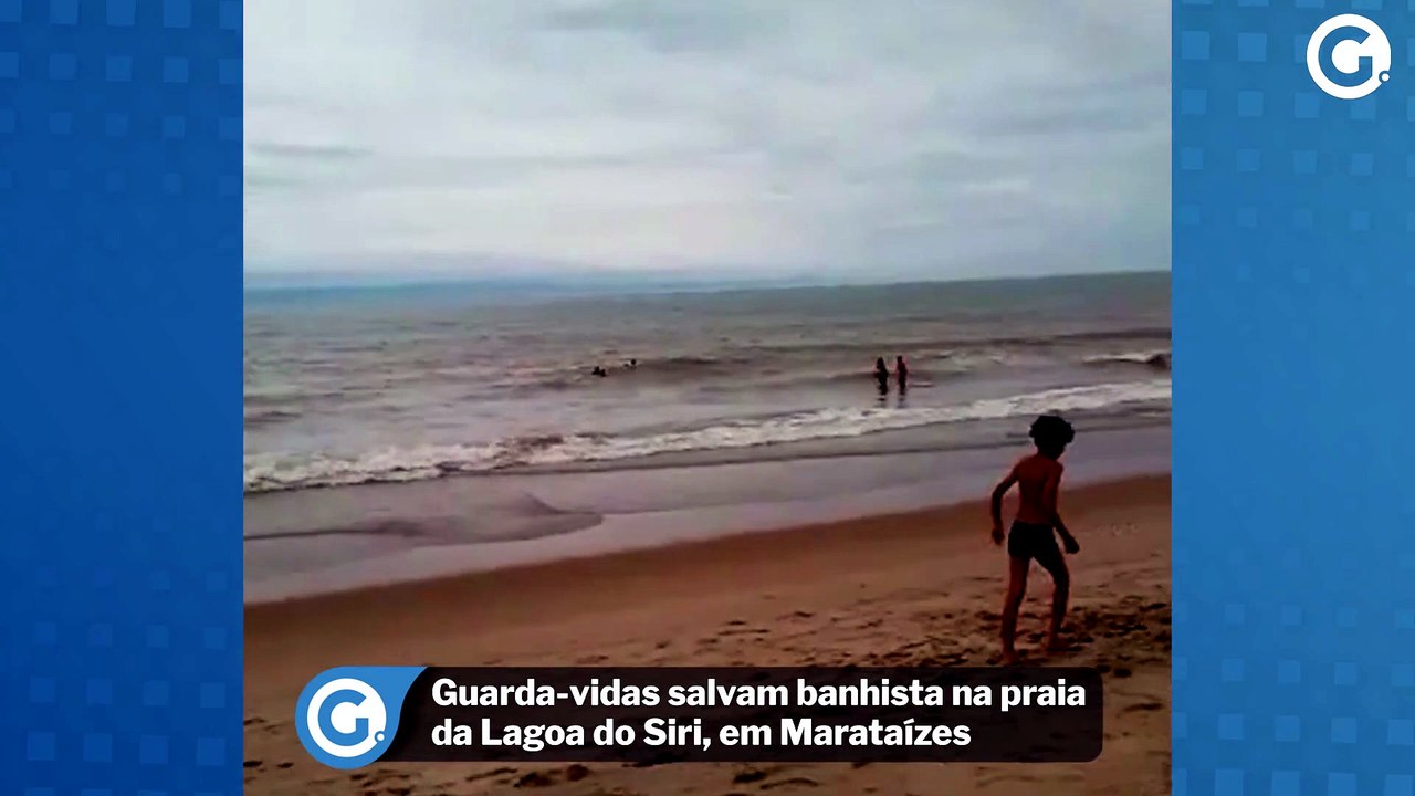 Guarda-vidas salvam banhista na praia da Lagoa do Siri, em Marataízes