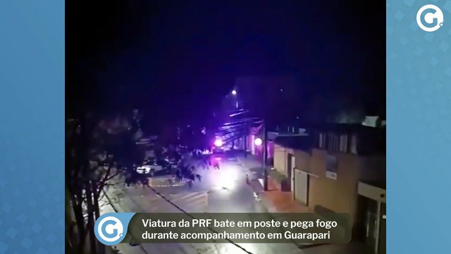 Viatura da PRF bate em poste e pega fogo durante acompanhamento em Guarapari