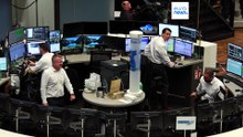 Нефть дешевеет до $80 за баррель, рынки растут: Трамп хвалит рамочную сделку с Ираном