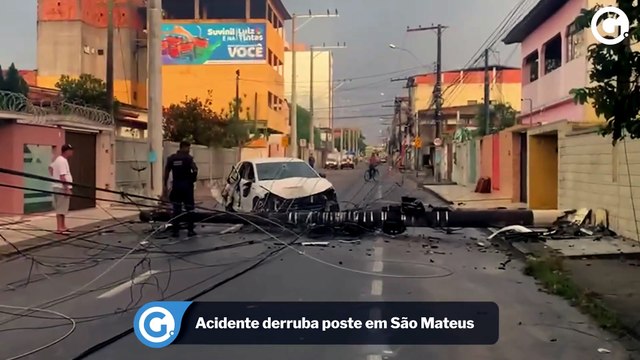 Acidente derruba poste em São Mateus