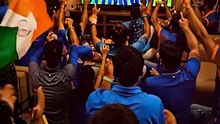 Excellence या पैसा? || आचार्य प्रशांत