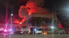 인천 북항 근처 공장에서 큰불...대응 2단계 발령 / YTN