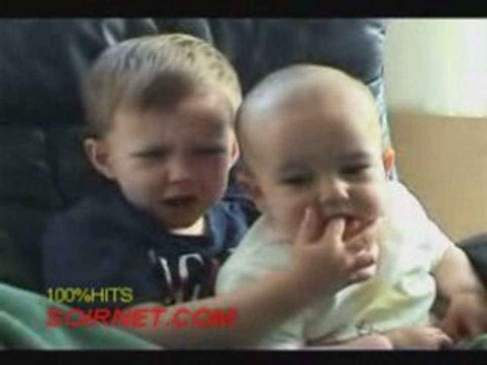 funny bébé fight