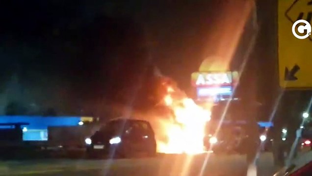 Carreta fica em chamas em trecho da BR 101, na Serra