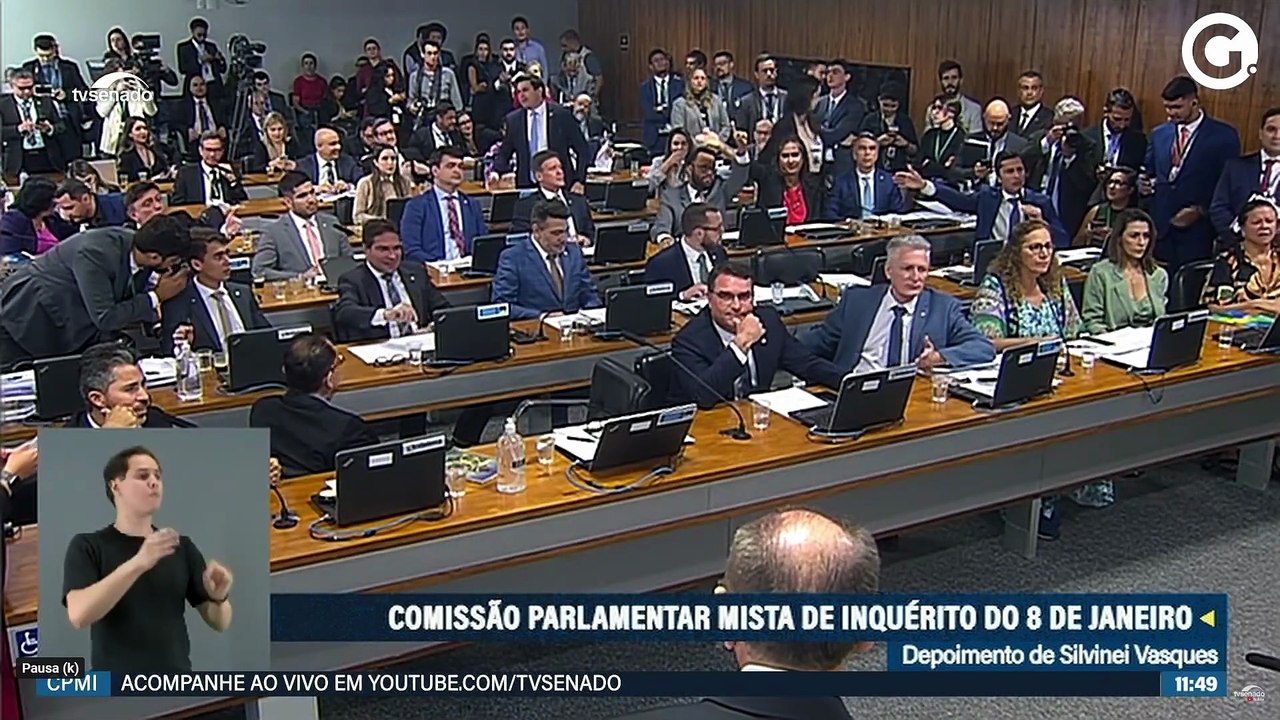 "Vá gritar em outro lugar. Aqui não, deputado",...