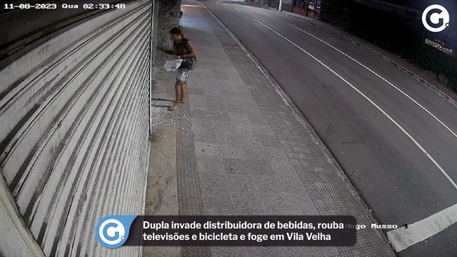 Dupla invade distribuidora de bebidas, rouba televisões e bicicleta e foge em Vila Velha