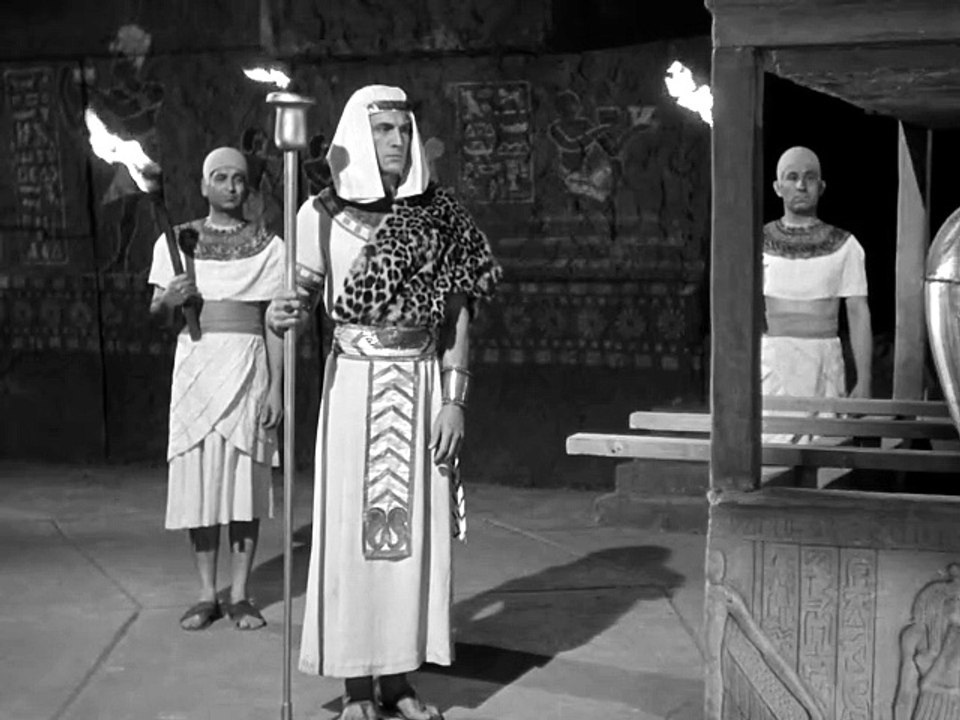 The Mummy’s Hand (1940) – Classic Supernatural Horror Adventure