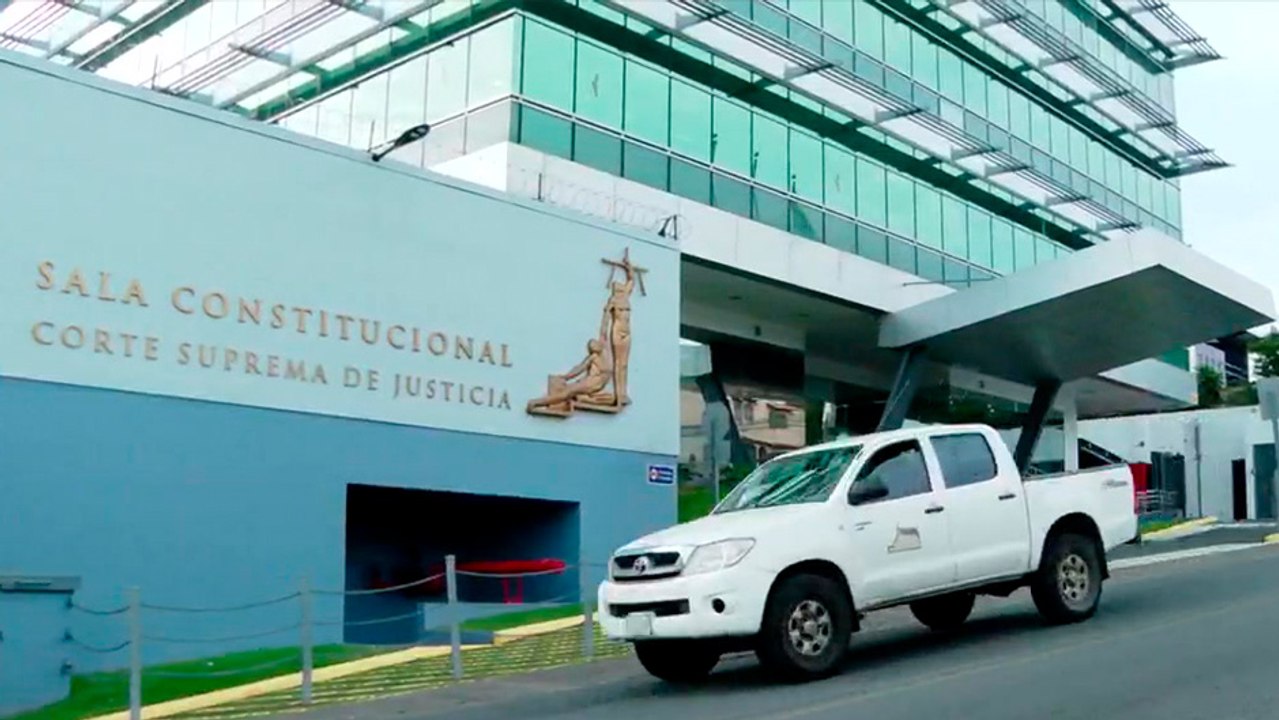 tn7-quejas-de-pacientes-reclamando-su-derecho-a-la-salud-abarrotan-sala-iv-150626