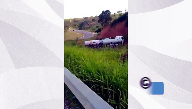 Acidente com carreta na BR 259, em Colatina