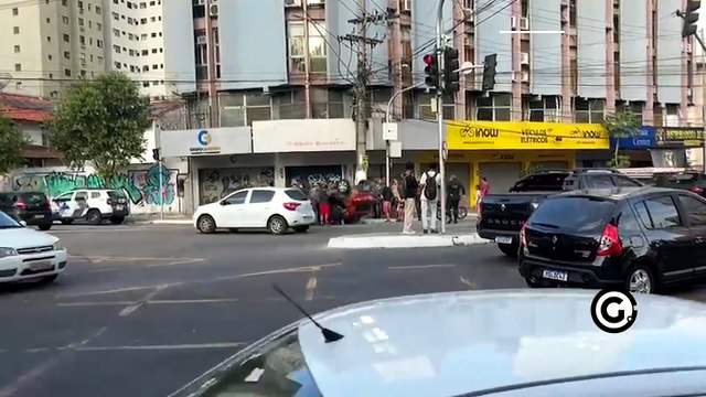 Casal de idosos fica ferido após acidente em cruzamento da Reta da Penha