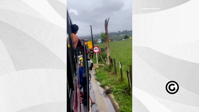 Acidente deixa feridos e complica trânsito na ES 245 em Rio Bananal