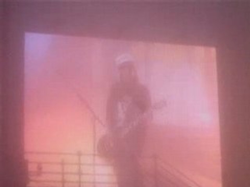 GEH TOKIO HOTEL PDP 21 JUIN 2008 Bill s'appuie sur Tom x3