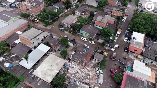 Imagens de drone mostram destroços de casa após desabamento em Vila Velha