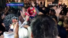 Memanas! Mahasiswa Kejar Menteri Kabinet Prabowo Usai Diskusi di UGM, Mobil Digebrak