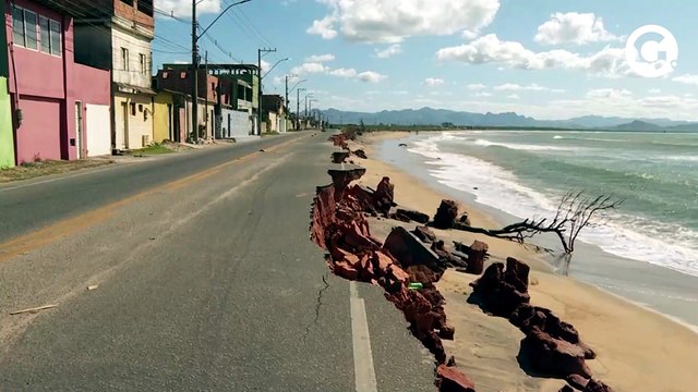 Rachaduras em obra de contenção à beira-mar preocupam moradores de Marataízes