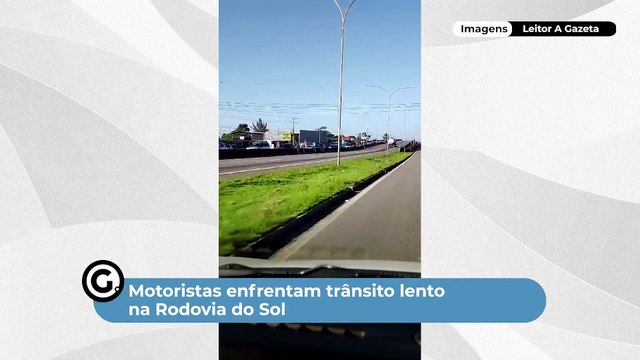 Motoristas enfrentam trânsito lento na Rodovia do Sol