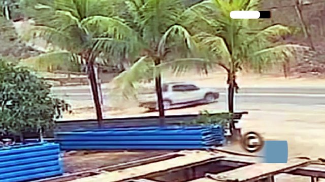 Câmera flagra acidente entre carros na BR 259, em Colatina