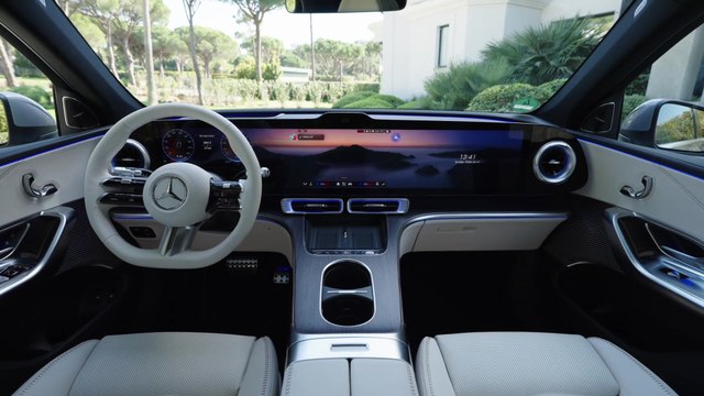 Mercedes-Benz GLC 400 4MATIC with EQ Technology Interior Design in Lavender silver