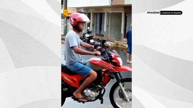 Comércio completamente destruído após as fortes chuvas em Apiacá, no Sul do ES