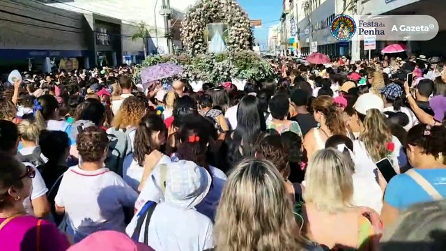 Tradicional Romaria das Mulheres enche ruas de Vila Velha
