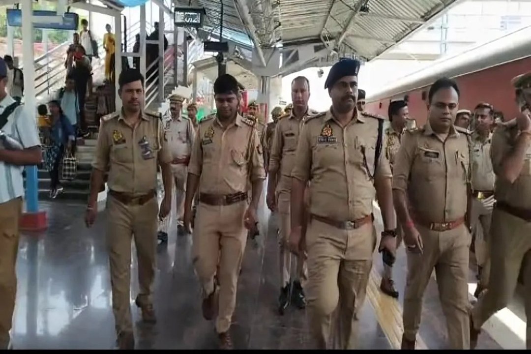 लखनऊ के ऐशबाग रेलवे स्टेशन पर बम की सूचना, डॉग स्क्वॉड के साथ जांच