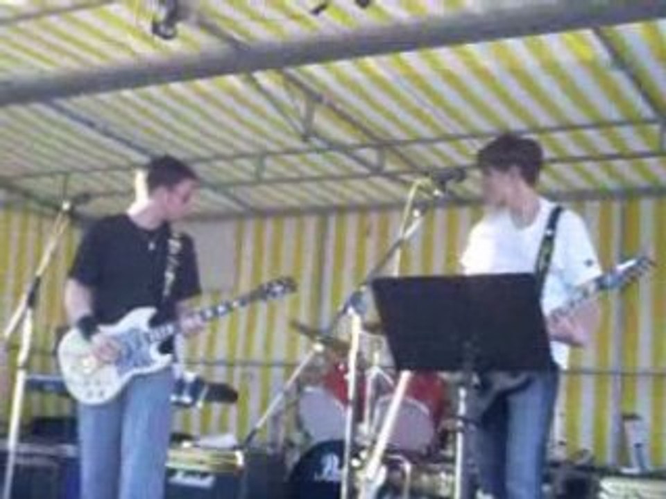 Shop Suey Take cover