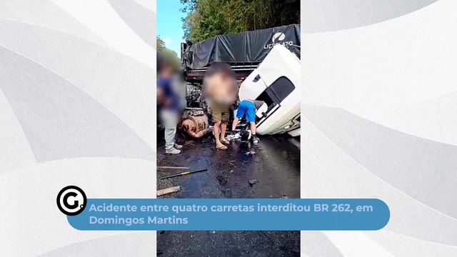 Acidente entre quatro carretas interditou BR 262, em Domingos Martins