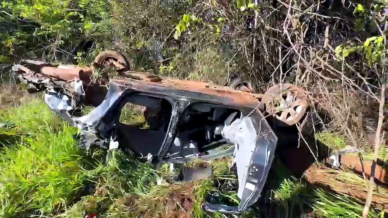 Engavetamento com quatro veículos termina em capotamento entre Serra dos Dourados e Umuarama