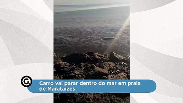 Carro vai parar dentro do mar em praia de Marataízes