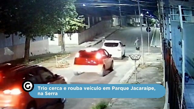 Trio cerca e rouba veículo em Parque Jacaraípe, na Serra