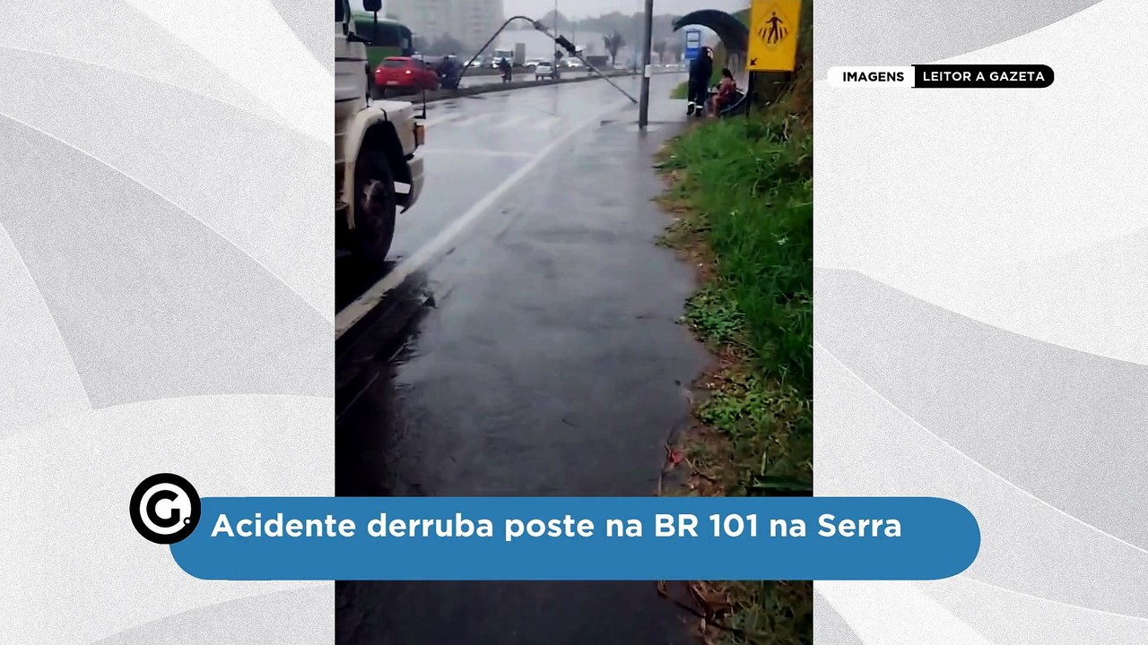 Acidente derruba poste na BR 101 na Serra