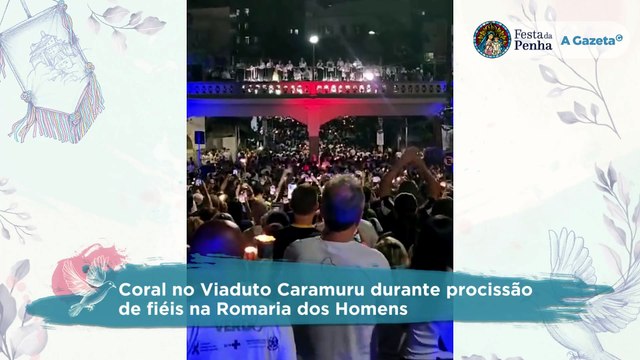 Coral no Viaduto Caramuru durante procissão de fiéis na Romaria dos Homens