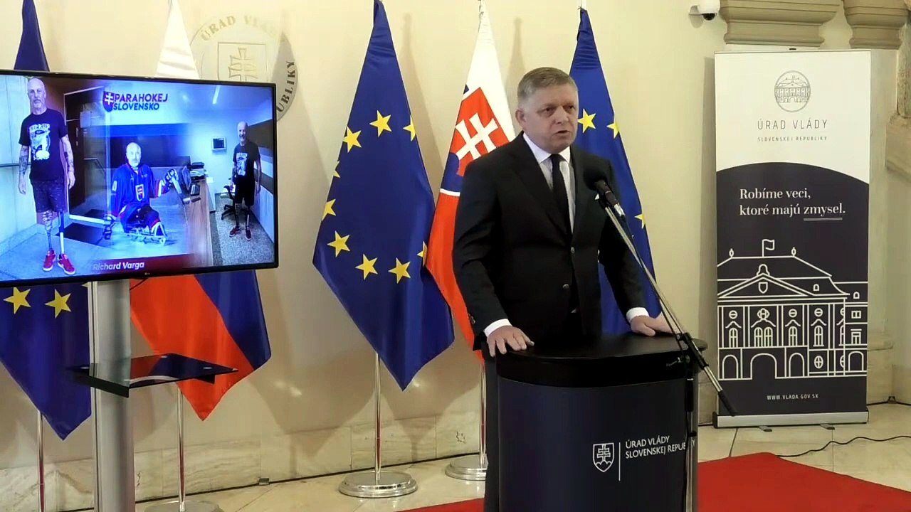 ZÁZNAM: Premiér nepovažuje za potrebné ospravedlniť sa rodine Šimečkovcov