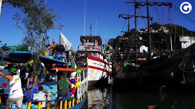 Fé e tradição: barcos tomam a baía de Vitória na Procissão de São Pedro
